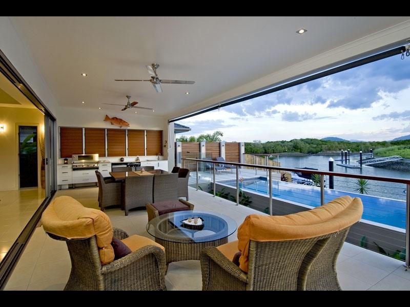 11 Ragamuffin Quay, Trinity Park QLD 4879