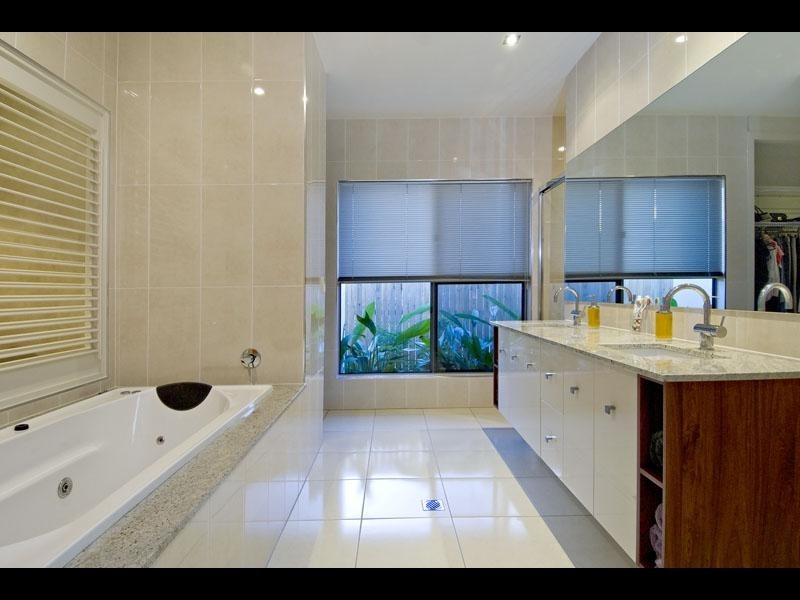 11 Ragamuffin Quay, Trinity Park QLD 4879