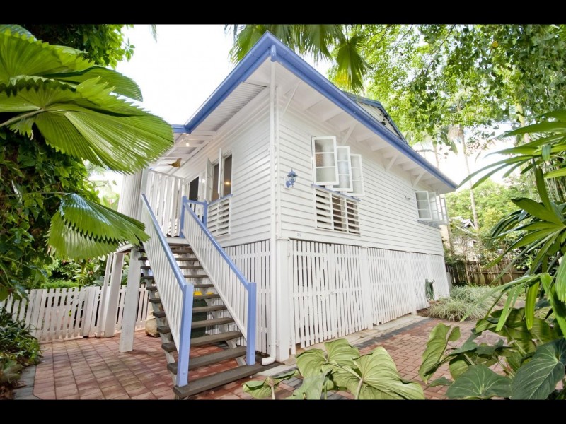 25 Hall Street, Edge Hill QLD 4870