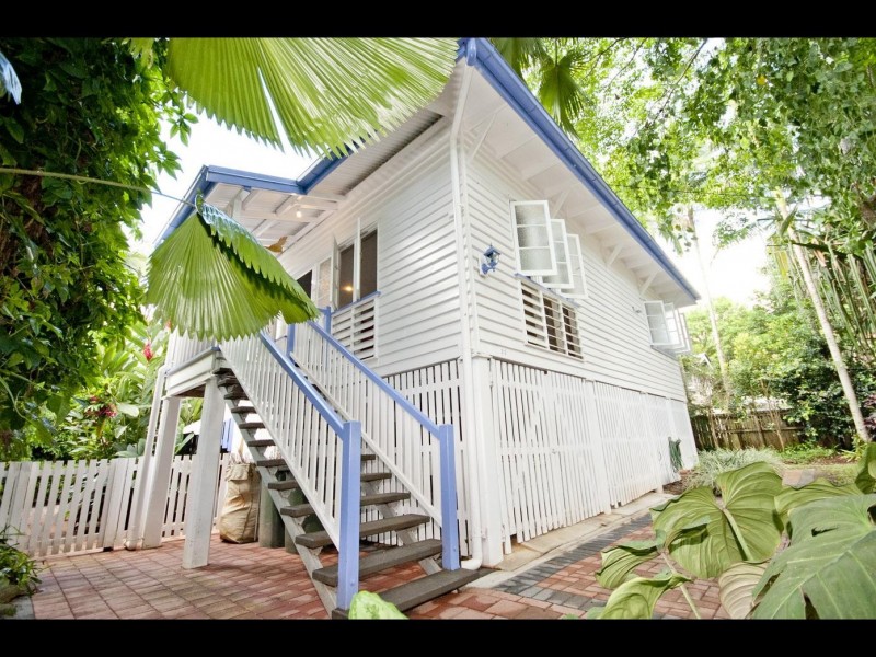 25 Hall Street, Edge Hill QLD 4870