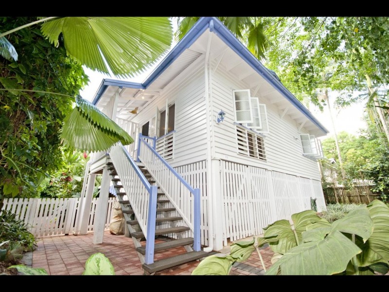 25 Hall Street, Edge Hill QLD 4870
