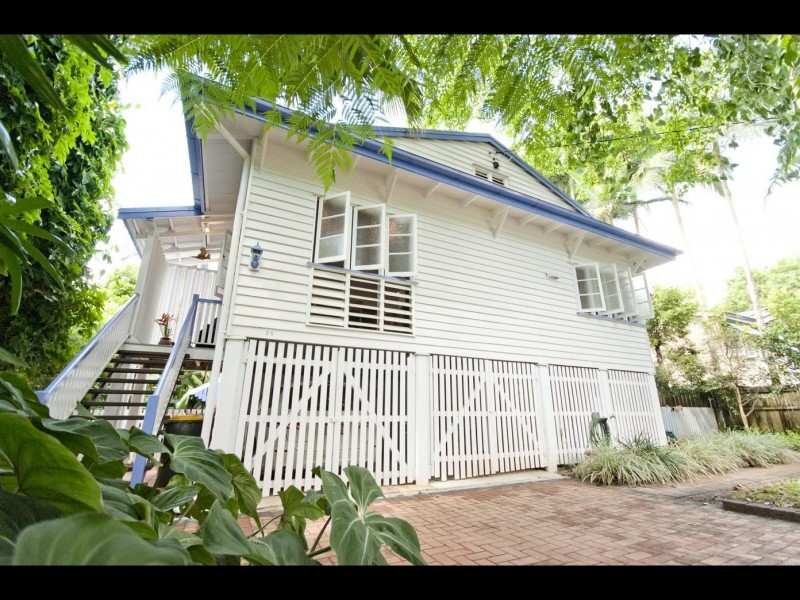 25 Hall Street, Edge Hill QLD 4870