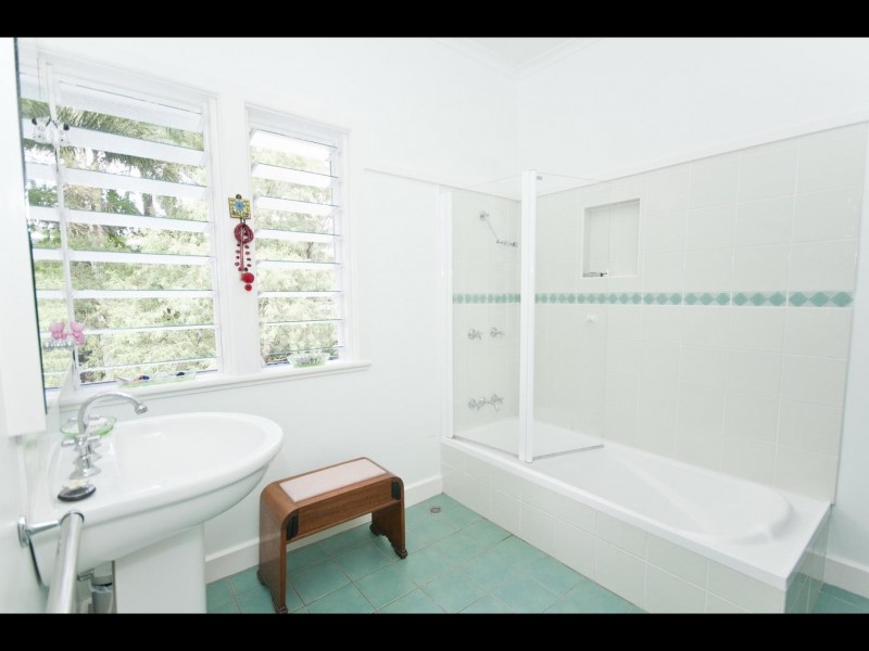 25 Hall Street, Edge Hill QLD 4870