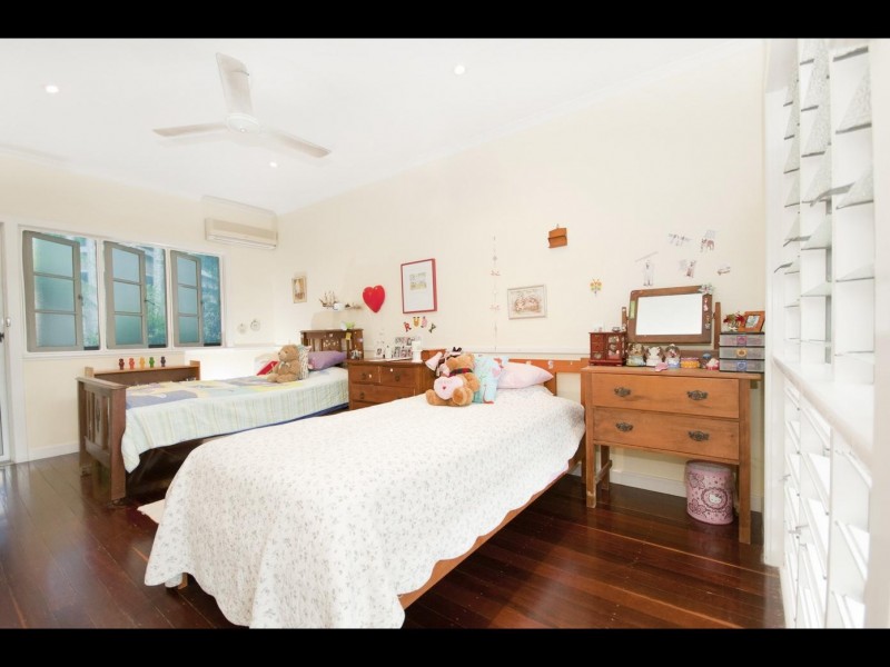 25 Hall Street, Edge Hill QLD 4870