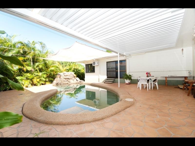 4 Harrison Close, Kanimbla QLD 4870