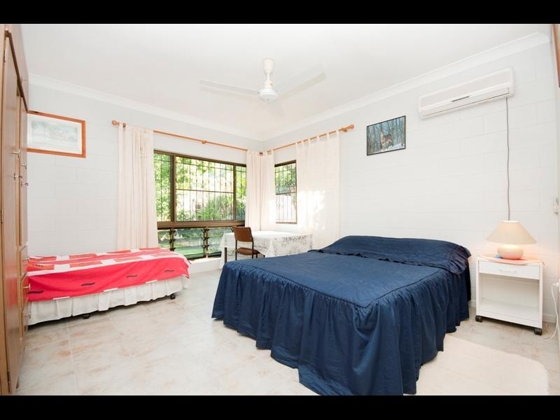 4 Harrison Close, Kanimbla QLD 4870