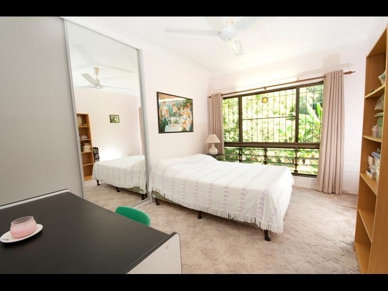 4 Harrison Close, Kanimbla QLD 4870