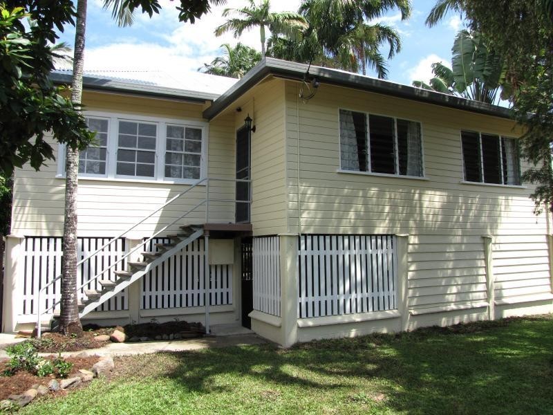15 Shearer Avenue, Manunda QLD 4870