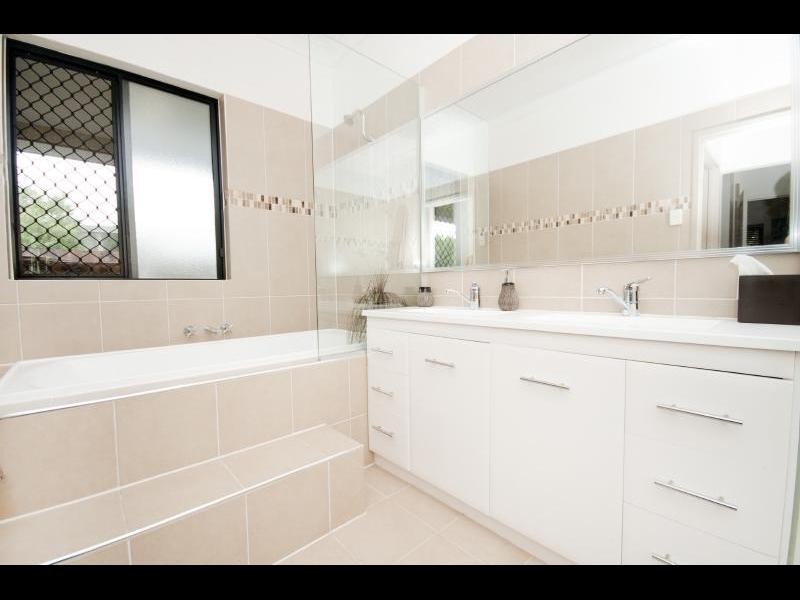 16 Sirius Street, Bentley Park QLD 4869