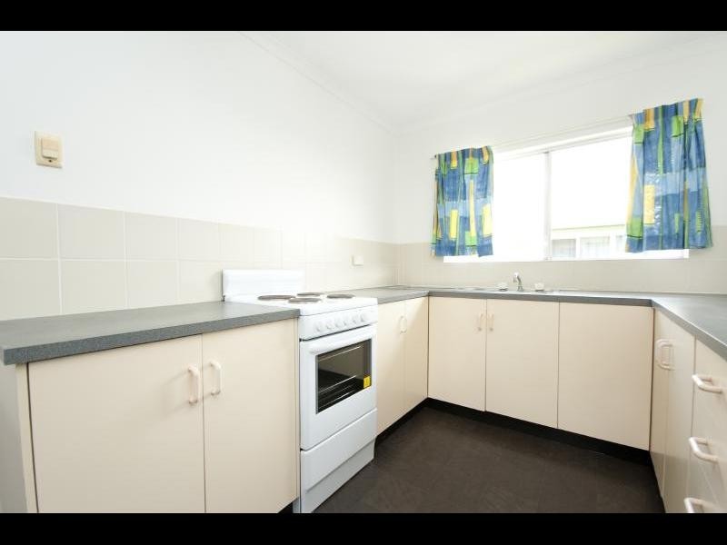 8/71 Little Pease Street, Manoora QLD 4870