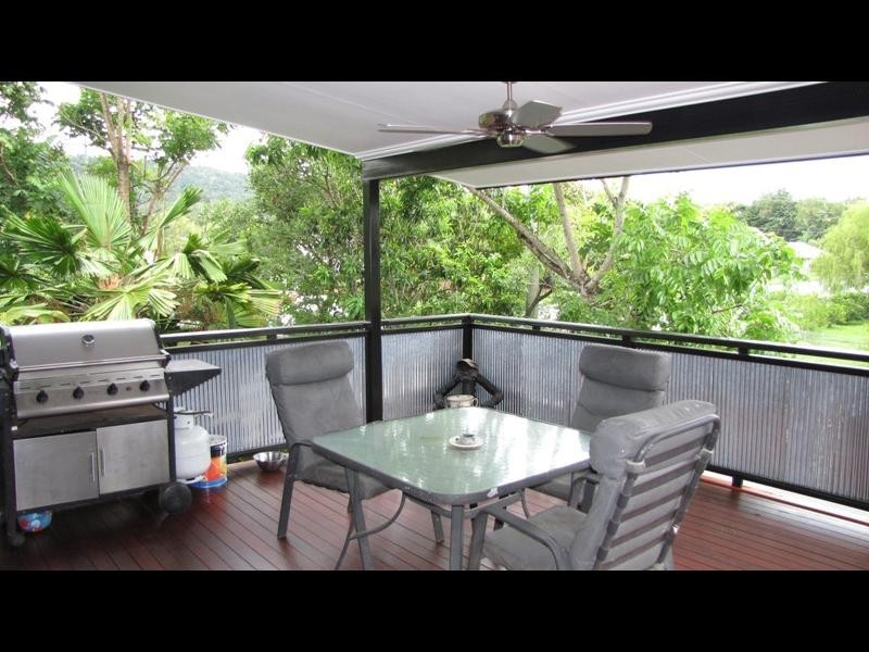 113 Greenslopes Street, Edge Hill QLD 4870