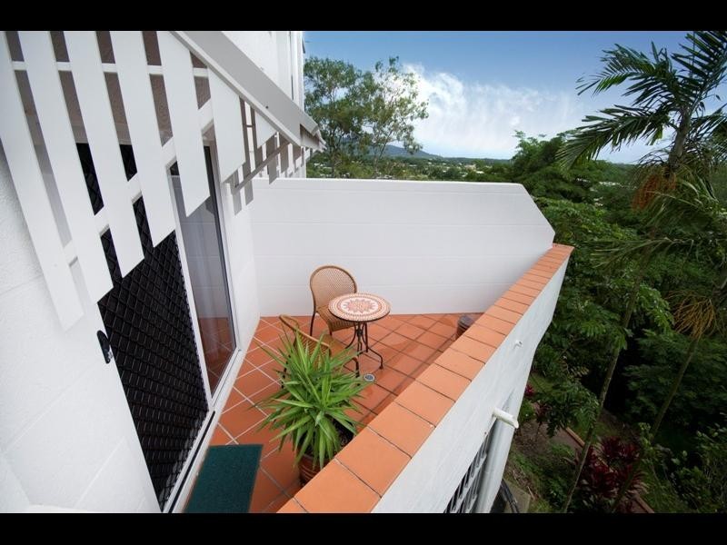 52/8 Munro Terrace, Mooroobool QLD 4870