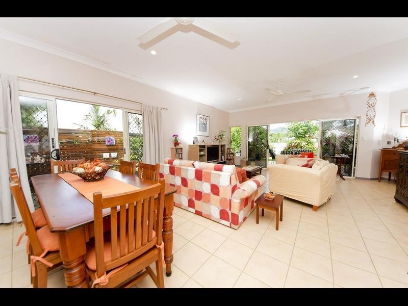 81 Michaelangelo Drive, Redlynch QLD 4870