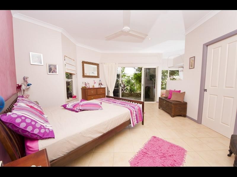 81 Michaelangelo Drive, Redlynch QLD 4870