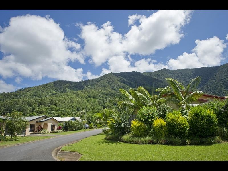 81 Michaelangelo Drive, Redlynch QLD 4870