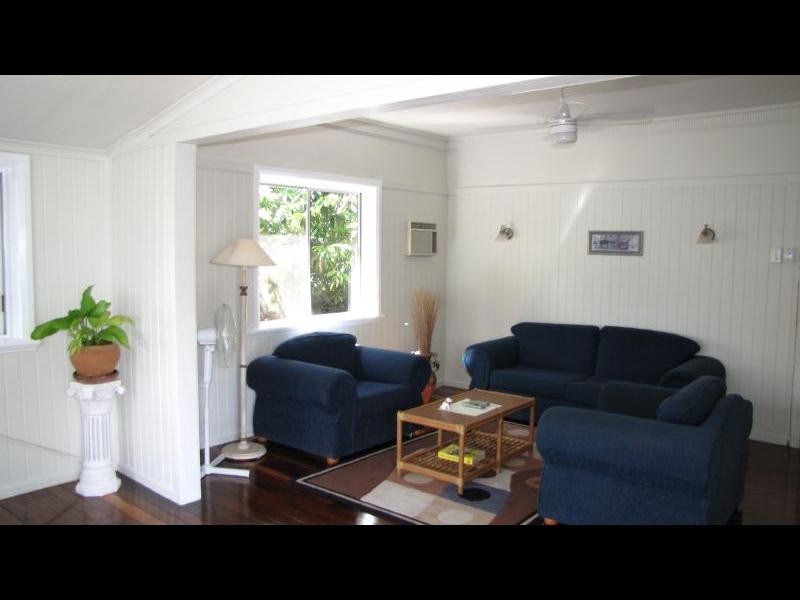 36 Jones Street, Westcourt QLD 4870