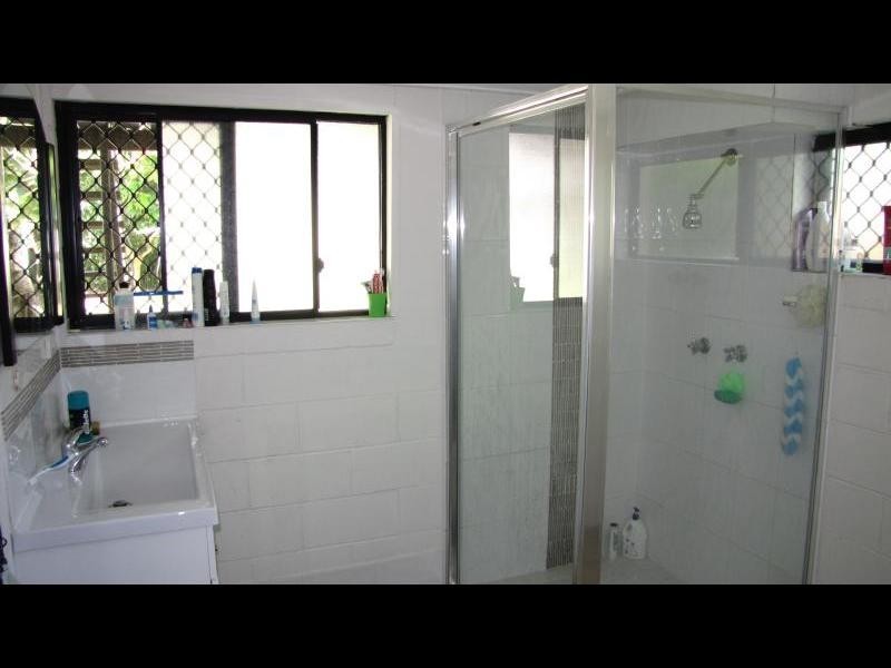 36 Jones Street, Westcourt QLD 4870