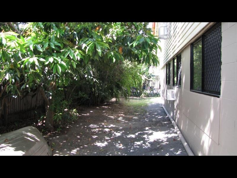 36 Jones Street, Westcourt QLD 4870