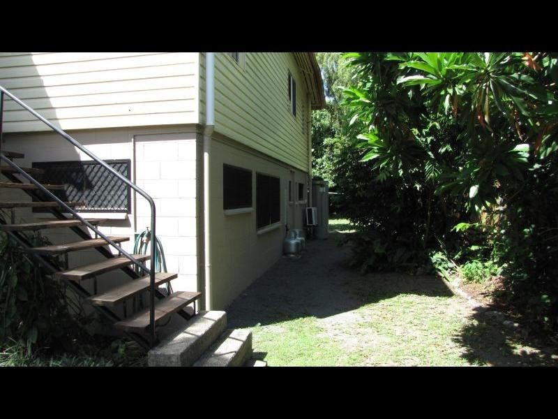 36 Jones Street, Westcourt QLD 4870