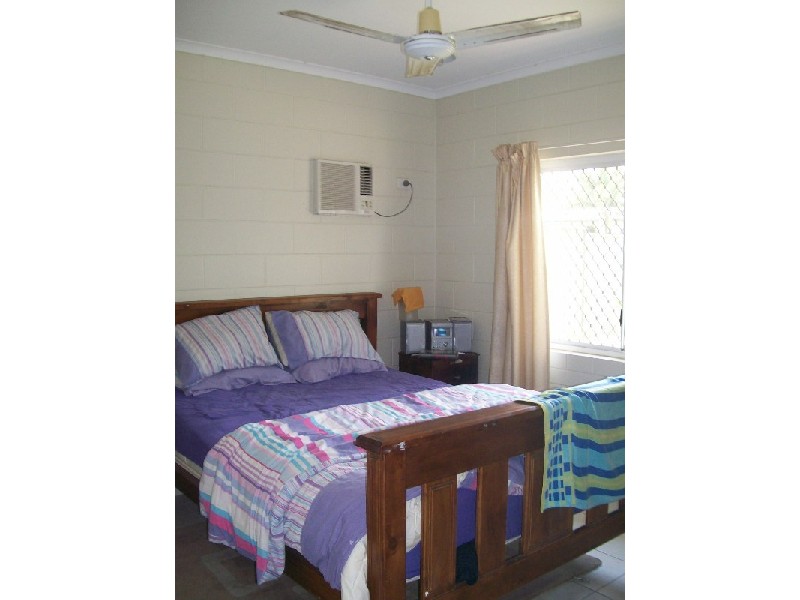 6 Centaur Street, Trinity Park QLD 4879