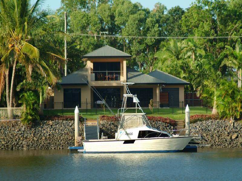 17 Riverside Parade “Blue Water Harbour”, Trinity Park QLD 4879