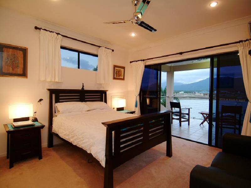 17 Riverside Parade “Blue Water Harbour”, Trinity Park QLD 4879