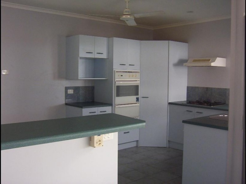 8  Rosemont Street  City View, Mooroobool QLD 4870