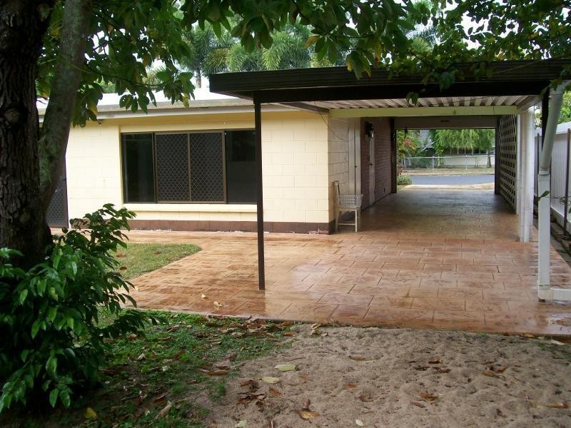 82 Russell Street, Edge Hill QLD 4870