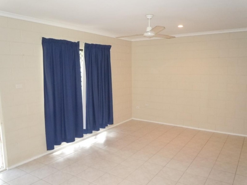 8 Ryan Close, Brinsmead QLD 4870