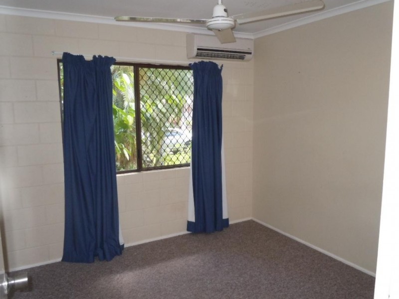 8 Ryan Close, Brinsmead QLD 4870