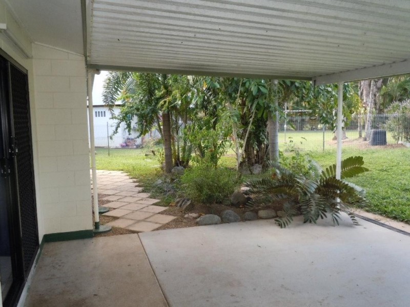 8 Ryan Close, Brinsmead QLD 4870