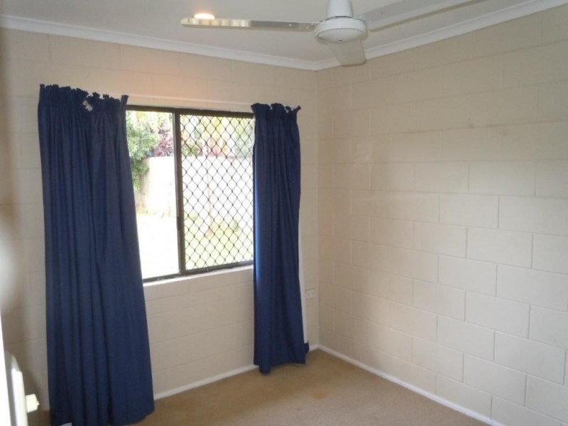 8 Ryan Close, Brinsmead QLD 4870