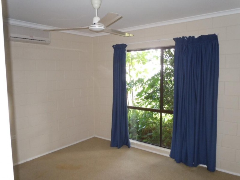 8 Ryan Close, Brinsmead QLD 4870