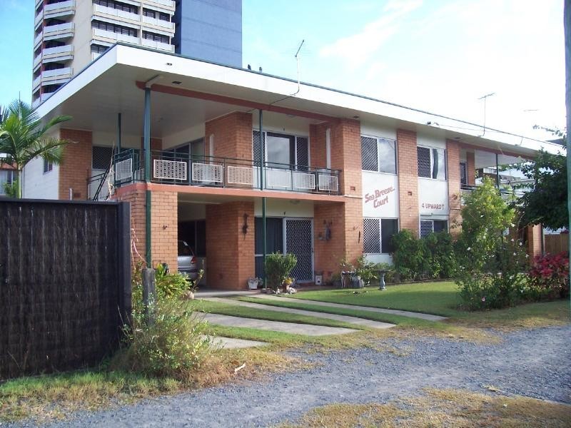 3/4 Upward Street, Cairns QLD 4870