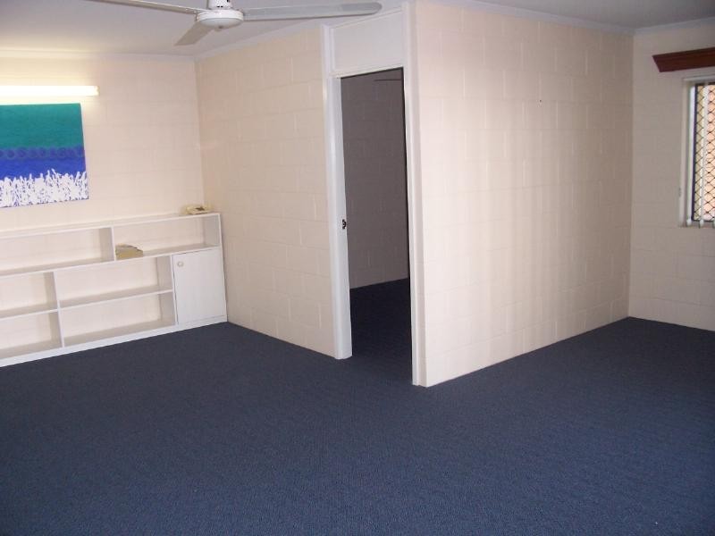 3/4 Upward Street, Cairns QLD 4870