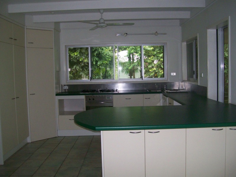 84-86 WALSH STREET, Edge Hill QLD 4870