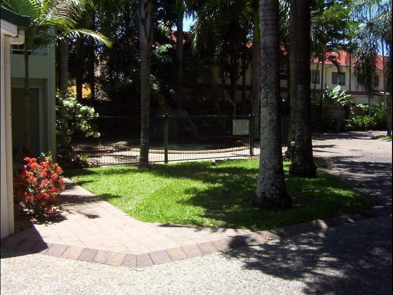 2/60 Charles St, Parramatta Park QLD 4870
