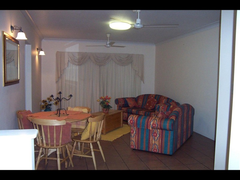 3/8 Clare Street, Parramatta Park QLD 4870