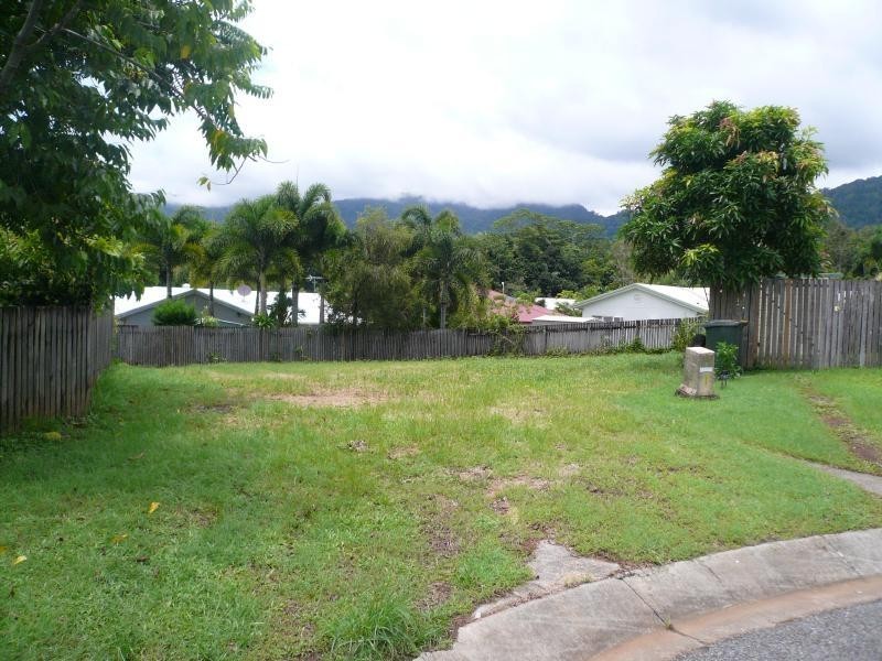 8 Goodfellow Court, Mooroobool QLD 4870