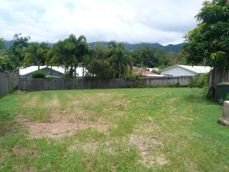 8 Goodfellow Court, Mooroobool QLD 4870