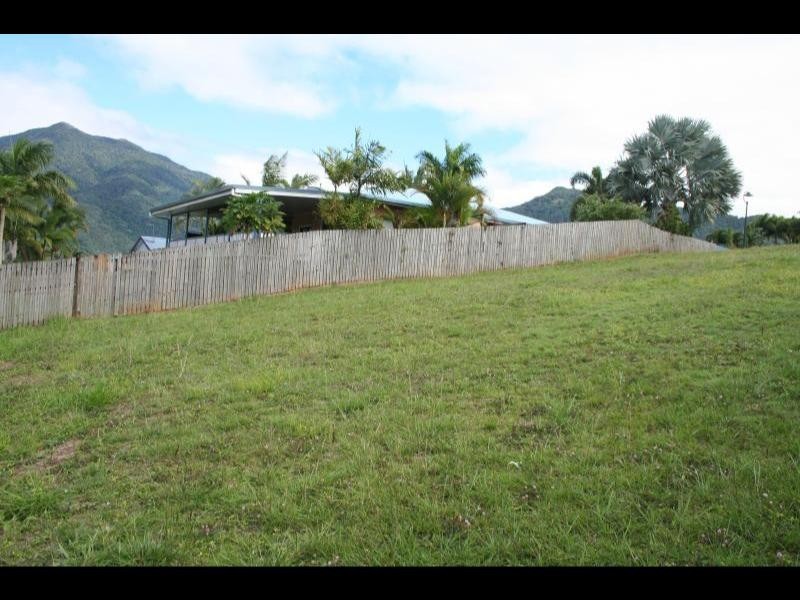 12 Guthrie Close, Bentley Park QLD 4869