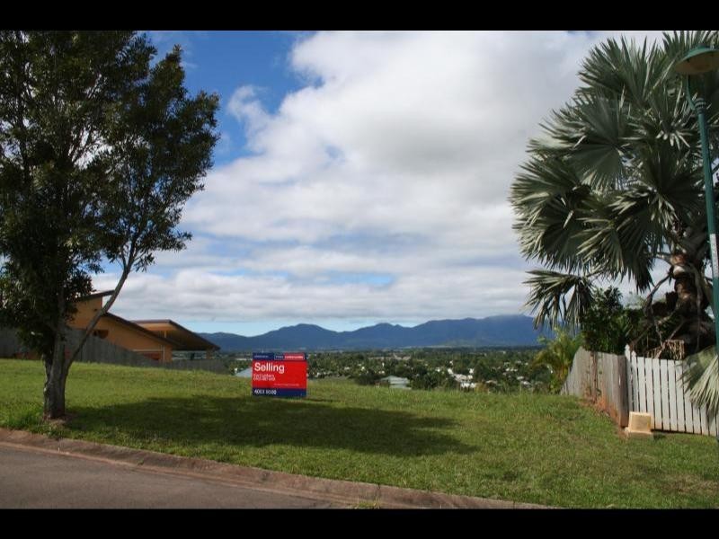 12 Guthrie Close, Bentley Park QLD 4869