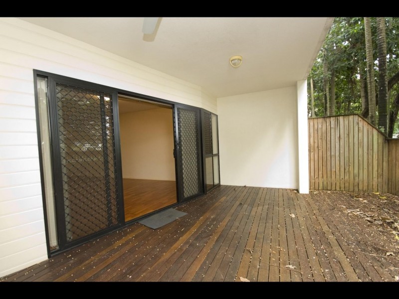 2/33 Digger Street, Cairns North QLD 4870