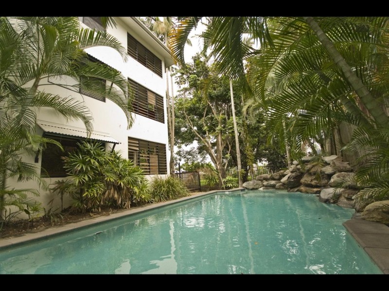 2/33 Digger Street, Cairns North QLD 4870