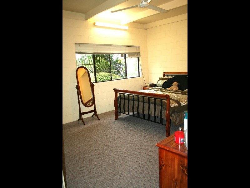 1/323-329 McLeod Street, Cairns North QLD 4870