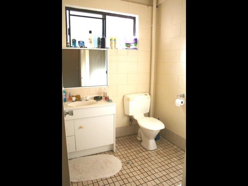 1/323-329 McLeod Street, Cairns North QLD 4870