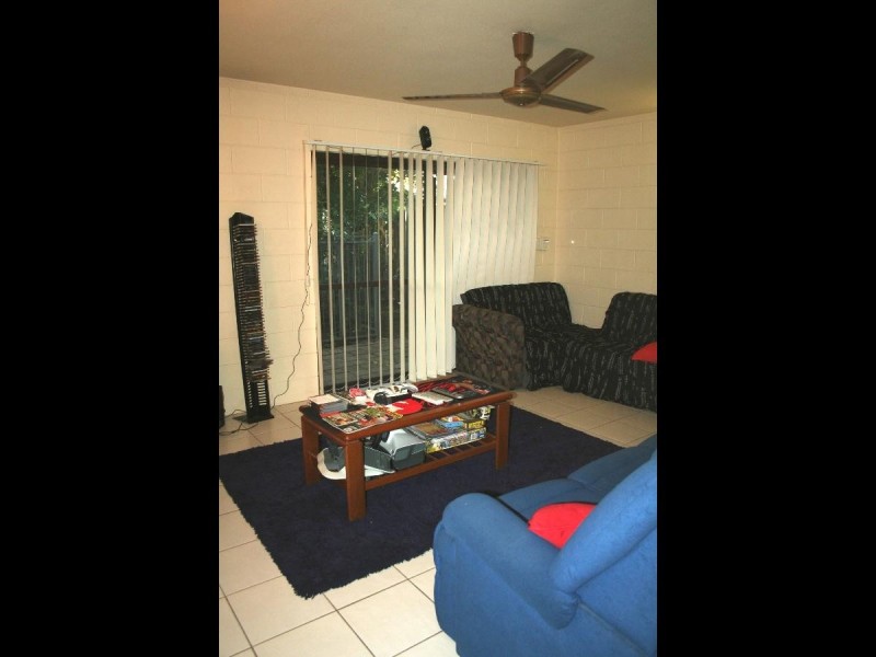 1/323-329 McLeod Street, Cairns North QLD 4870