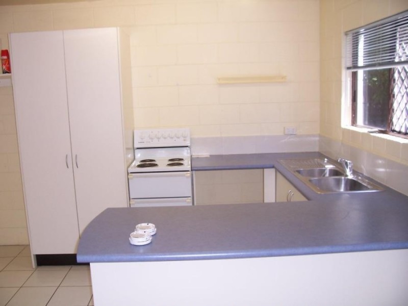 1/323-329 McLeod Street, Cairns North QLD 4870