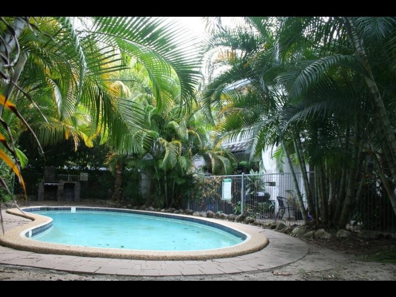 1/323-329 McLeod Street, Cairns North QLD 4870