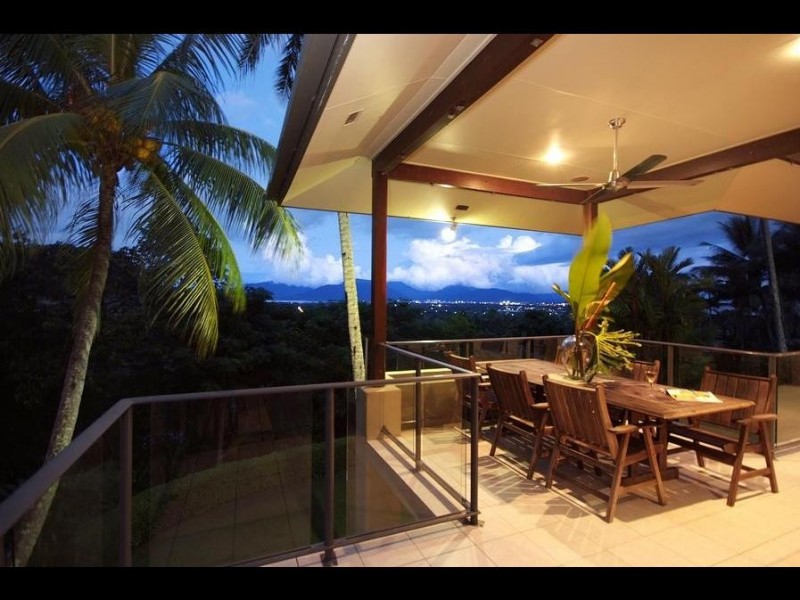 114 Hillview Crescent, Whitfield QLD 4870